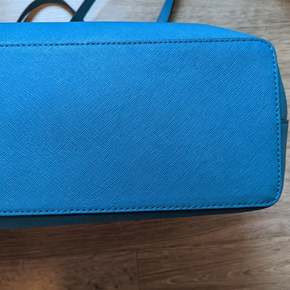 Michael Kors Large Tote Bag - Picture 4 of 6